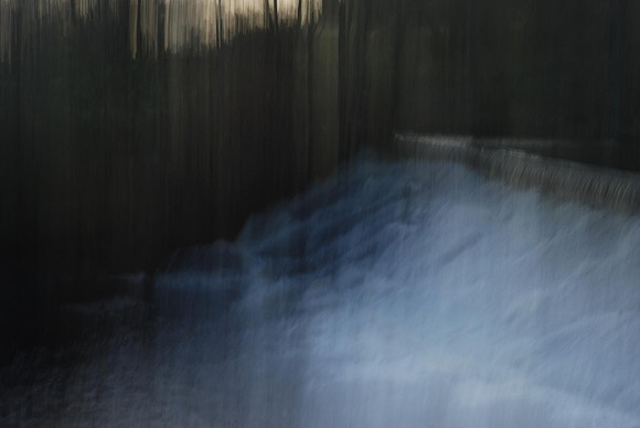 Weir in Motion